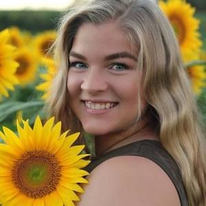 Meet your Posher, Kaitlyn